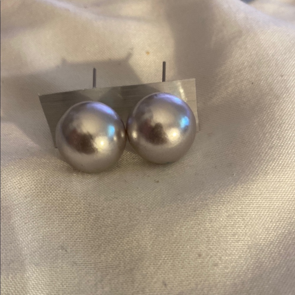 Elegant Silver Pearl Stud Earrings